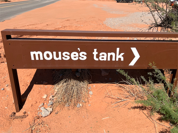 Mouse's tank sign