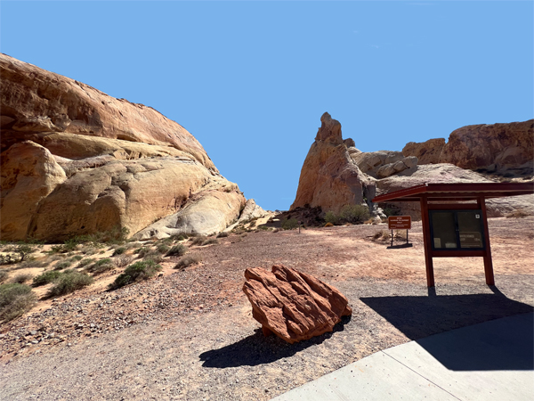 White Domes Trailhead