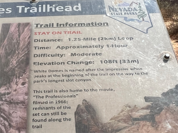 White Domes Trailhead sign