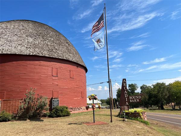 outside Arcadia Round Barn 