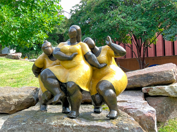 3 ladies dancing