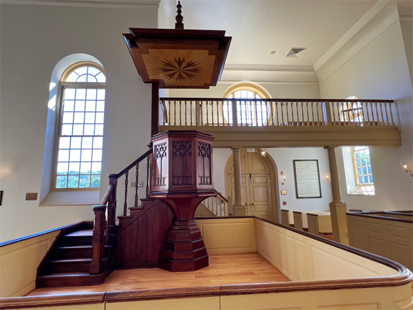 inside The Lucille Ryals Thompson Colonial Chapel