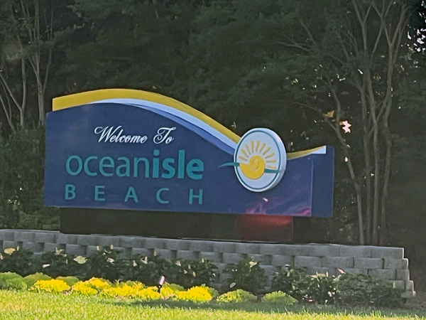 welcome to Ocean Isle Beach sign