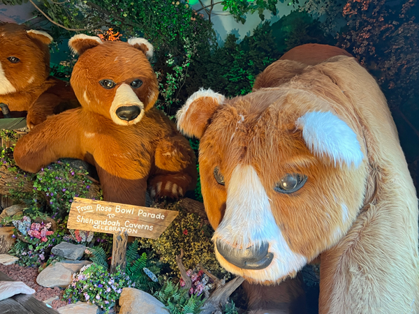 Big animated bears from the Rose Bowl Parade