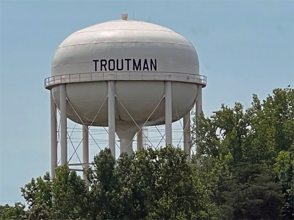 Troutman water tower