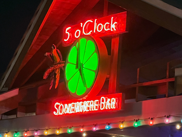 5 o'Clcok Somewhere Bar