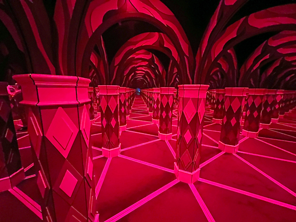 red mirror maze