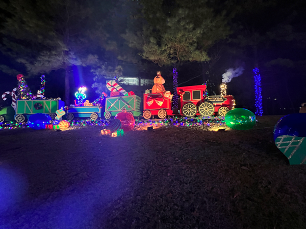 train with Christmas gifts