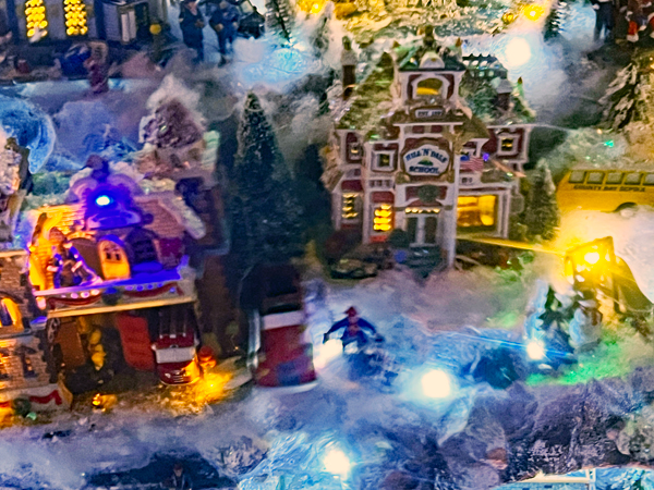 snow vlllage, houses