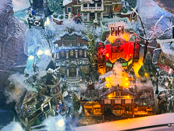 snow vlllage, houses in the snow globe