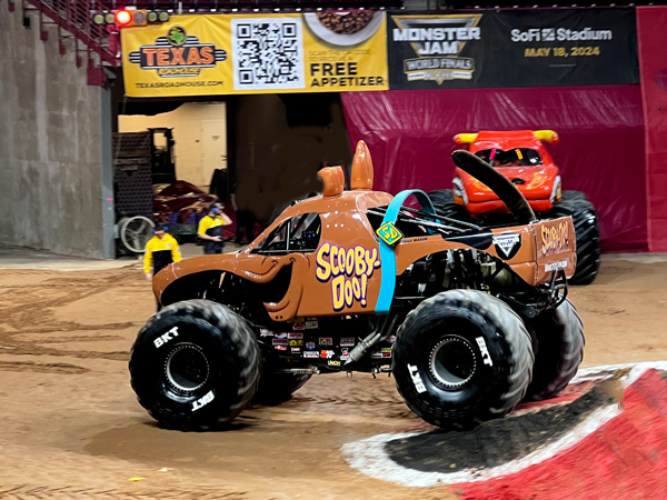 Scooby-Doo monster truck