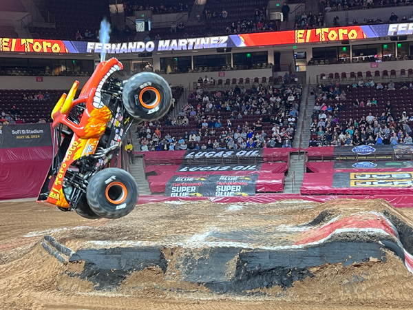 El Toro Loco permorming
