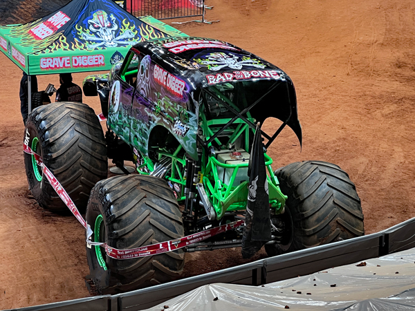 Grave Digger Monster TRuck