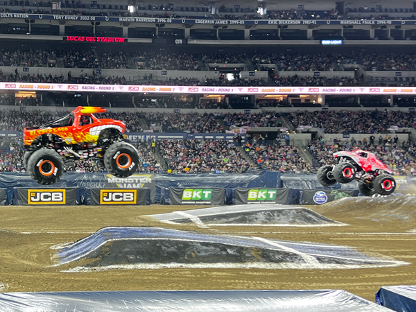 ThunderROARus and El Toro Loco 