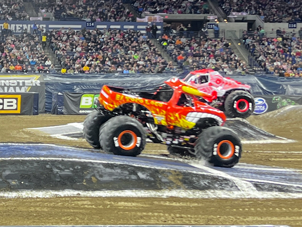ThunderROARus and El Toro Loco 