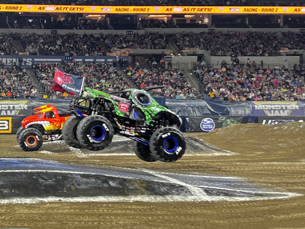 El Toro Loco and Jurassic Attack