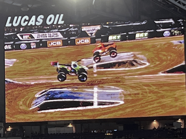 El Toro Loco and Jurassic Attack