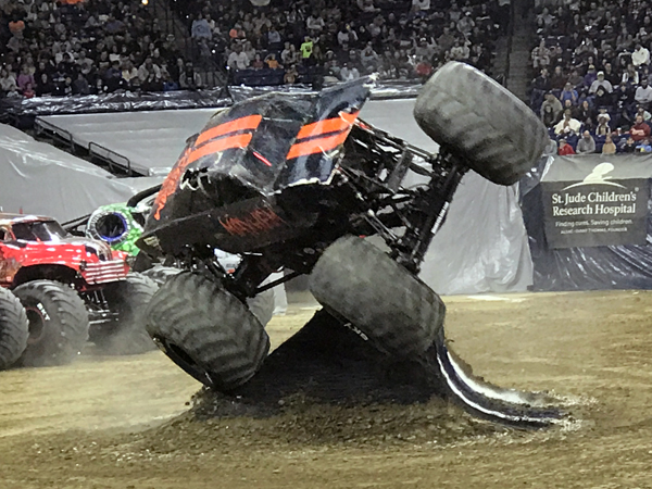 Mayhem Monster Truck 