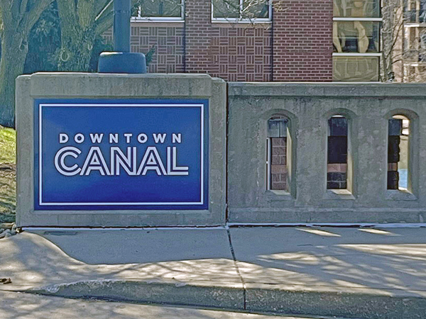 Downtown Canal sig