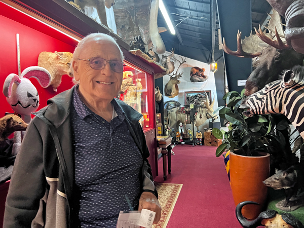 Lee Duquette in The Oddities Museum