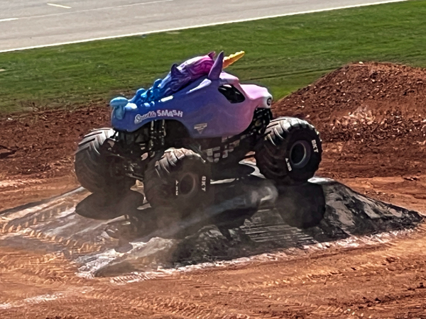 Sparkle Smash monster truck