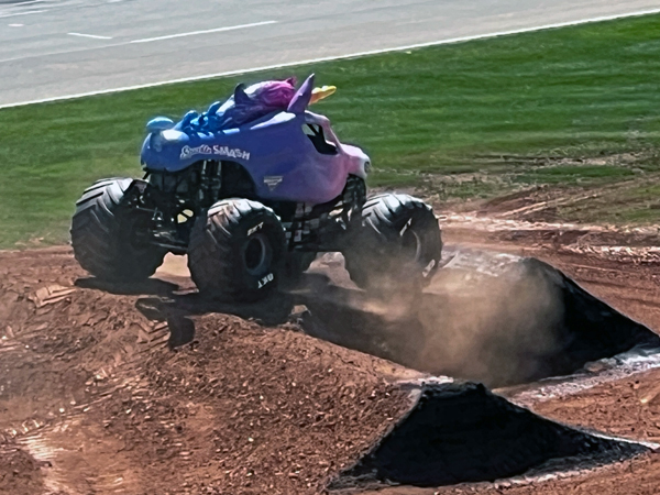 Sparkle Smash monster truck