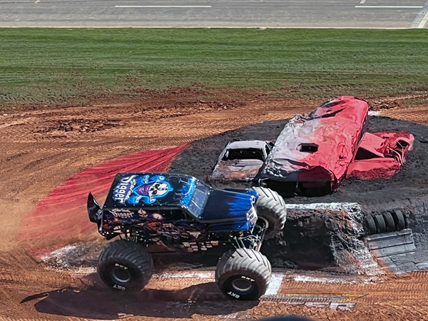 Son-UVA-Digger Monster Truck 