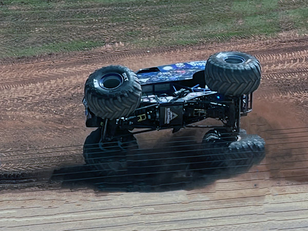 Son-UVA-Digger Monster Truck 