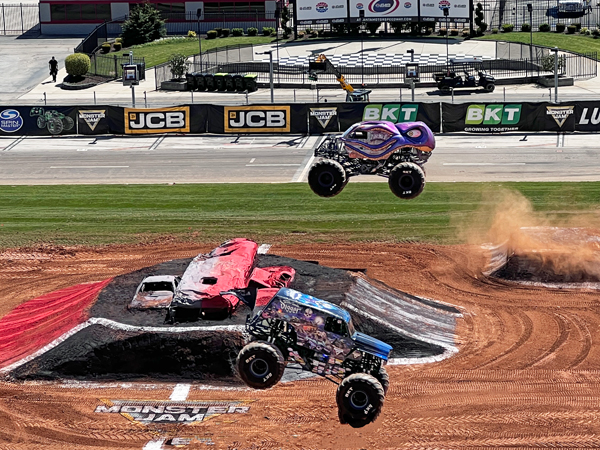 Son-uva Digger defeated Kracken Monster Truck