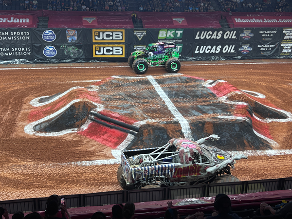 Grave Digger and Zombie racing