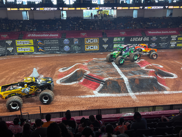 El Toro Loco and Raminator racing