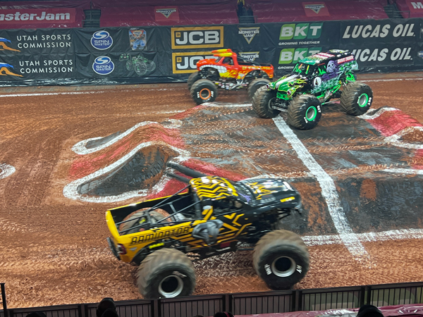 El toro Loco Monster Truck wins