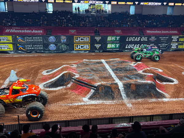 El Toro Loco and Grave Digger racing