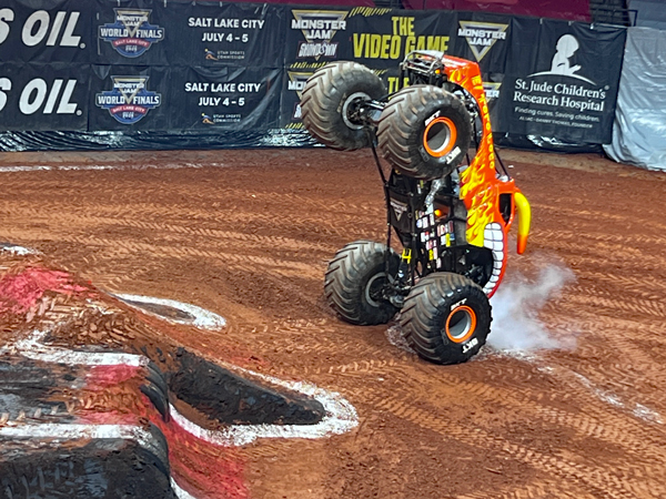 El Toro Loco Monster Truck 