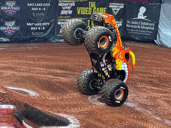 El Toro Loco Monster Truck 