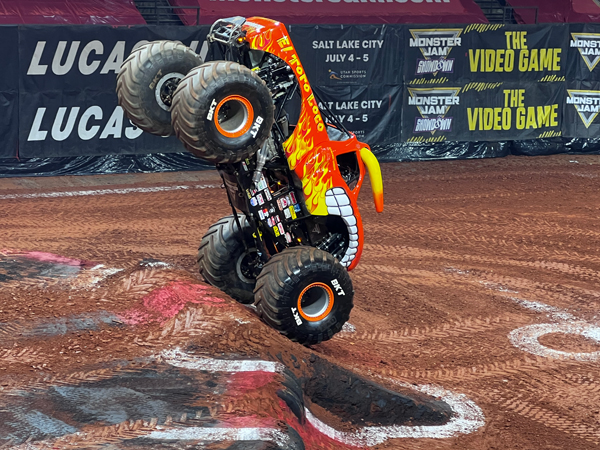 El Toro Loco Monster Truck 