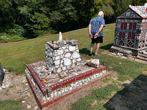 Lee Duquette at Shangi-La-Village