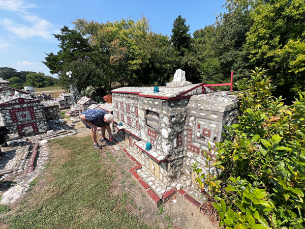 Lee Duquette at Shangi-La-Village