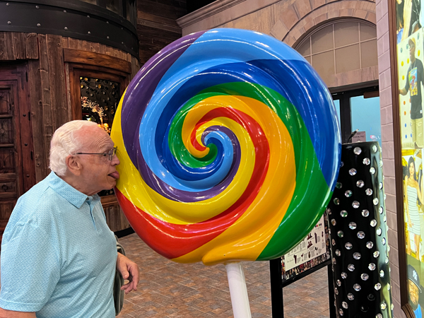 Lee Duquette with a big lilipop