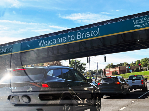 Welcom to Bristol sign
