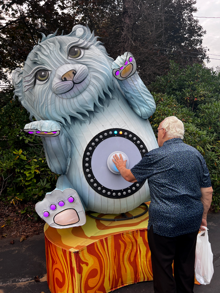 Lee Duquette playing with the Ring of Lights