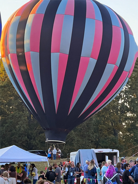 bot air balloon with stripes