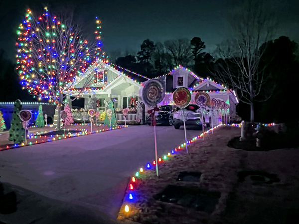 hosue with lollipops
