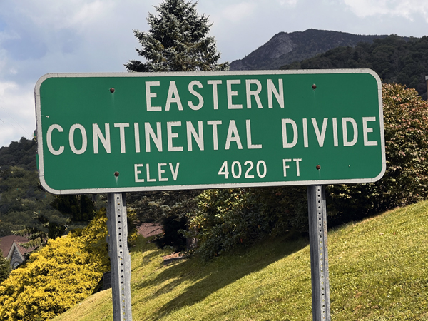 Eastern Continental Divide sign