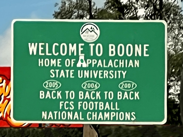 Welcome to boone sign