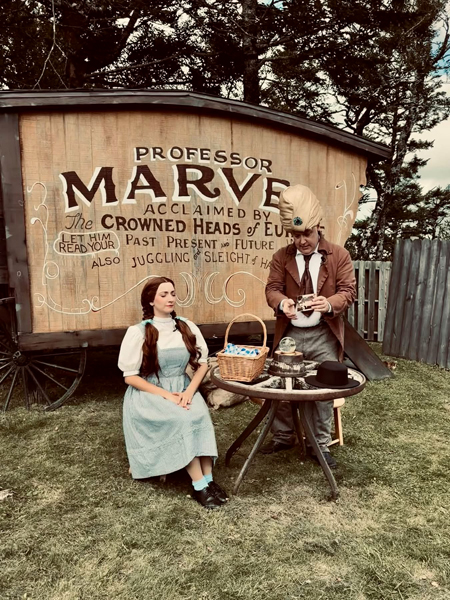 Professor Marvel and Dorothy