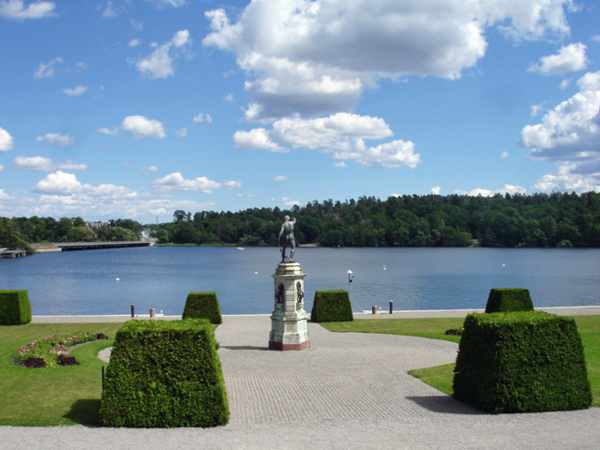 statue in Drottingholm