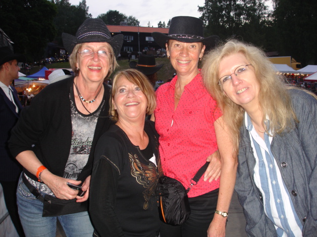 Monica Ekedahl, Bitte Swensson and their Swedish friends