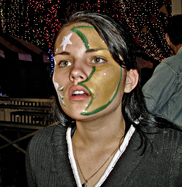 Kristen Davis with her face painted