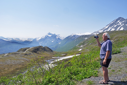 Lee Duquette filming Thompson Pass